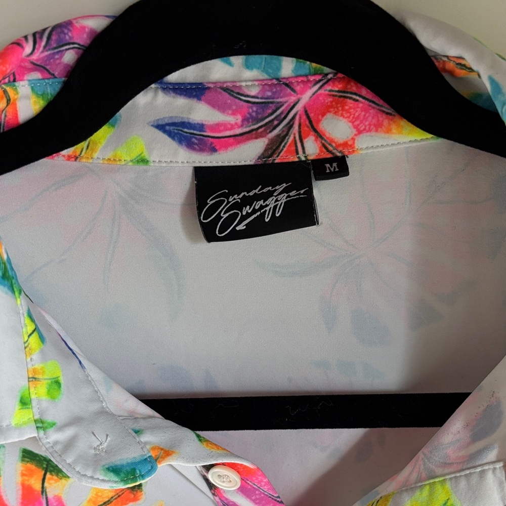 Colorful Sunday Swagger Men’s Tropical Button-Up Golf shirt
